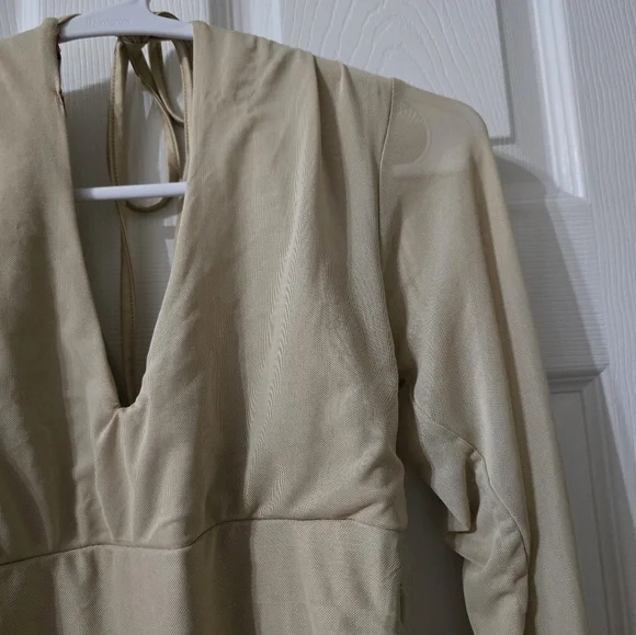 Guess Neutral Beige Mesh Bodysuit, Ruched Back, Sheer Sleeves, Deep V-Neck, EUC! - Picture 5 of 15